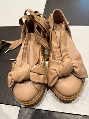 PUMA x FENTY RIHANNA Bow Creeper Sandals - Natural Oatmeal Leather Size 9.5